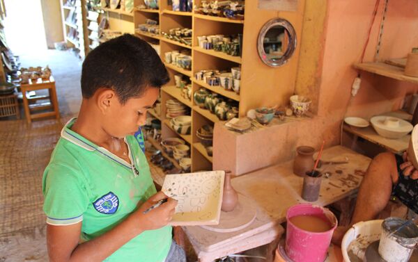 صناعة الخزف في قرية تونس المصرية - سبوتنيك عربي