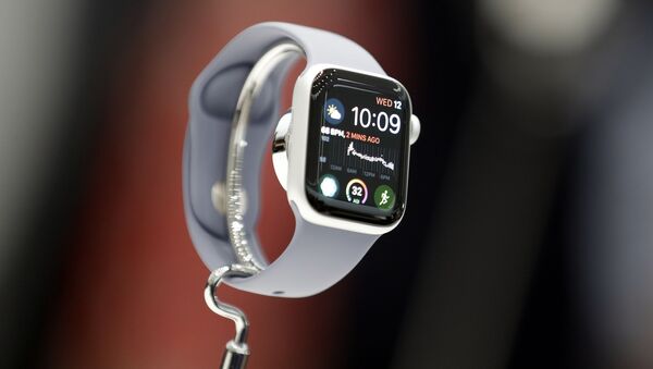 ساعة Apple Watch 4 الجديدة في مسرح ستيف جوبز بمدينة كوبرتينو الأمريكية - سبوتنيك عربي