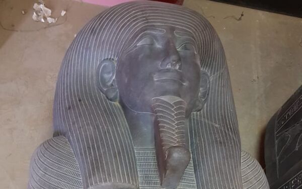 قطع آثرية تم نقلها من جنوب القاهرة إلى المتحف المصري الكبير - سبوتنيك عربي