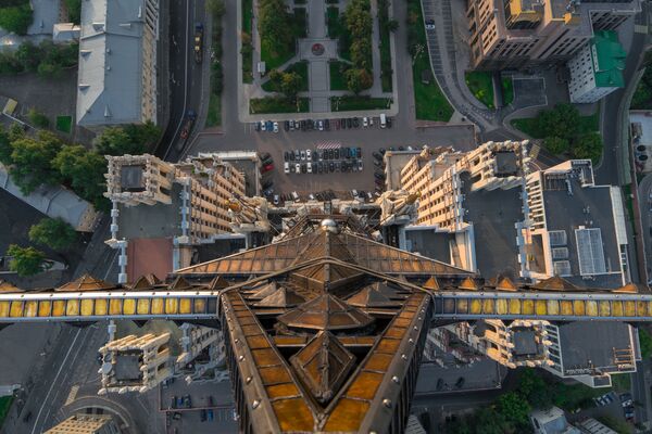 نجمة ناطحة السحاب في ساحة كودرينسكايا في موسكو - سبوتنيك عربي