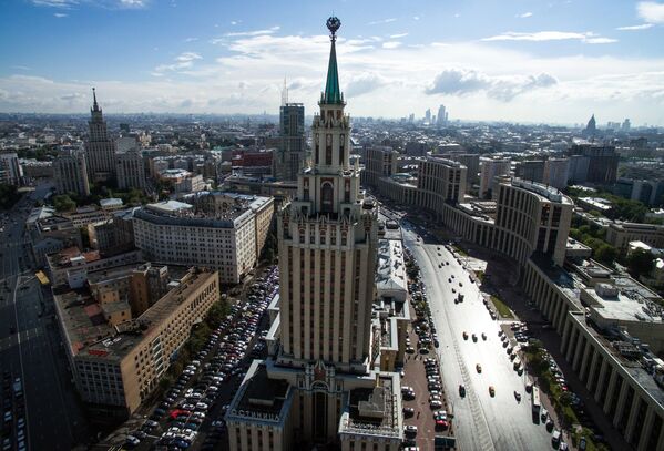 فندق هيلتون لينيغرادسكايا في ساحة كومسومولسكايا في موسكو - سبوتنيك عربي