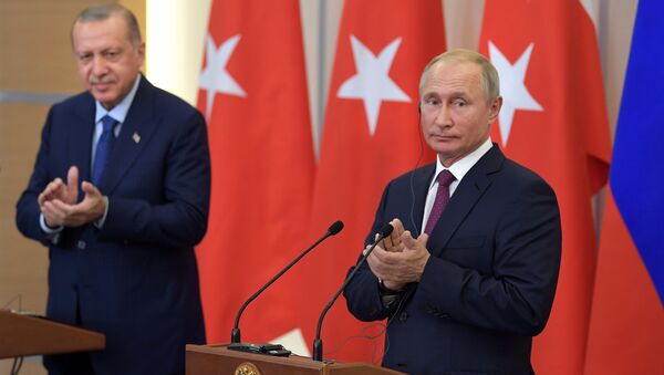 الرئيس التركي رجب طيب أردوغان مع  الرئيس الروسي فلاديمير بوتين - سبوتنيك عربي