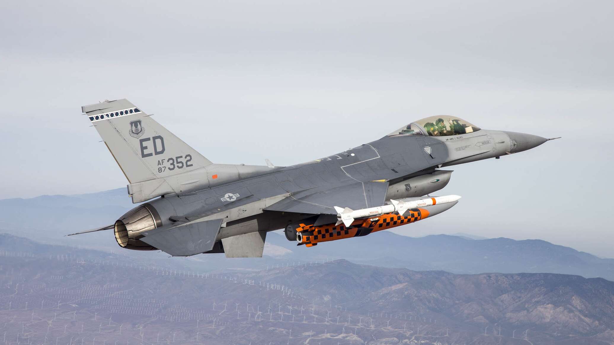 هولندا تكشف عن موعد تسليم مقاتلات "إف-16" إلى أوكرانيا