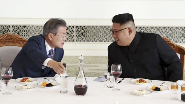 زيارة رئيس كوريا الجنوبية مون جاي-إن إلى كوريا الشمالية ولقاء زعيمها كيم جونغ أون في بيونغ يانغ، 19 سبتمبر/ أيلول 2018 - سبوتنيك عربي