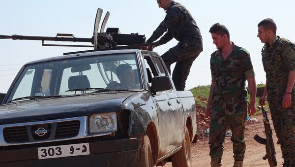المسلحون يعززون مواقعهم وينقلون أسلحة وعتادا حربيا إلى المنطقة (منزوعة السلاح) بإدلب - سبوتنيك عربي
