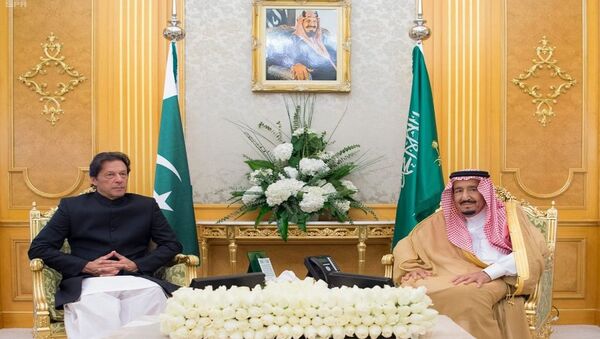 العاهل السعودي الملك سلمان يستقبل رئيس وزراء باكستان عمران خان - سبوتنيك عربي