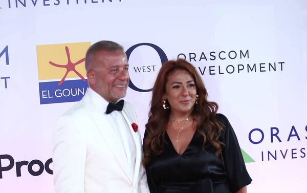 الممثل المصري شريف منير وزوجته في افتتاح مهرجان الجونة السينمائي الثاني، 20 سبتمبر/أيلول 2018 - سبوتنيك عربي