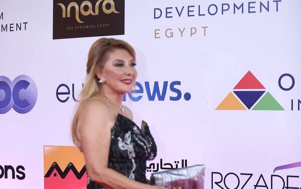 الممثلة المصرية نادية الجندي في افتتاح مهرجان الجونة السينمائي الثاني، 20 سبتمبر/أيلول 2018 - سبوتنيك عربي