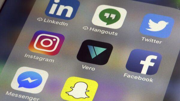 تطبيقات شبكات التواصل الاجتماعي: فيسبوك، تويتر، سناب تشات، اسنتغرام - سبوتنيك عربي