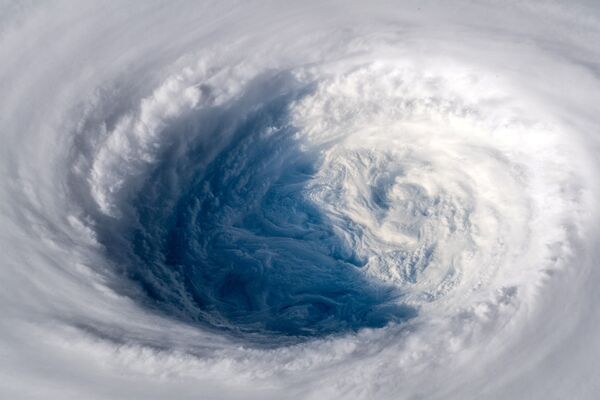 صورة للإعصار الضخم ترامي الذي يتجه نحو اليابان، التقطت من متن محطة الفضاء الدولية ناسا، 26 سبتمبر/ أيلول 2018 - سبوتنيك عربي