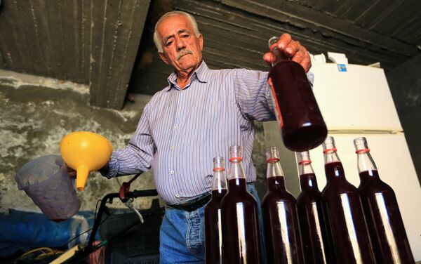 كوركيس إسحاق موشي .. صناعة النبيذ - سبوتنيك عربي