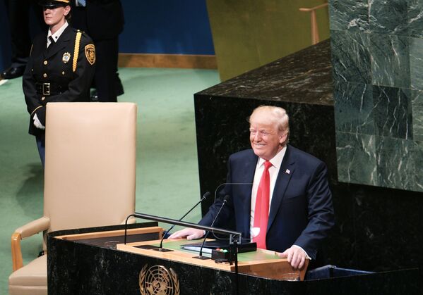 الرئيس الأمريكي دونالد ترامب خلال إلقاء كلمته أمام الجمعية العامة للأمم المتحدة في جلستها الـ 73 - سبوتنيك عربي