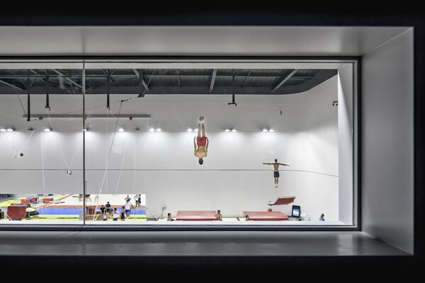 صورة لمجمع رياضي آزور أرينا في مدينة أنتيب، من قبل المصور ألدو أموريتي من إيطاليا، الذي دخل ضمن قائمة المرشحين النهائيين لمسابقة جوائز فن التصوير المعماري 2018 في فئة المباني المستخدمة - سبوتنيك عربي