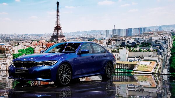 عرض موديل سيارة بي إم دبل يو 3 (BMW 3) الجديدة معرض السيارات الدولي مونديال دو لوتوموبيل في باريس، 2 أكتوبر/ تشرين الأول 2018 - سبوتنيك عربي