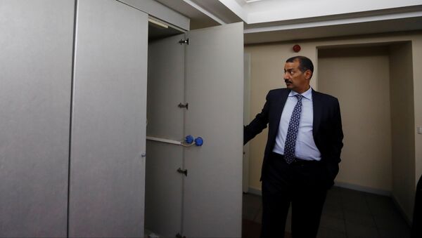 القنصل العام للمملكة العربية السعودية محمد العتيبي يقود جولة داخل القنصلية السعودية في إسطنبول - سبوتنيك عربي