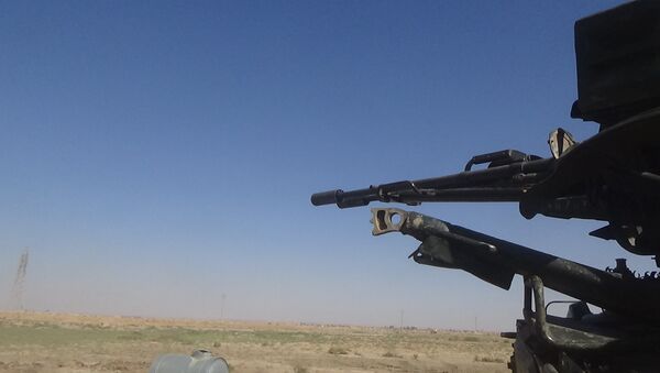 الجيش السوري منتشر بالقرب من هجين في ريف دير الزور - سبوتنيك عربي