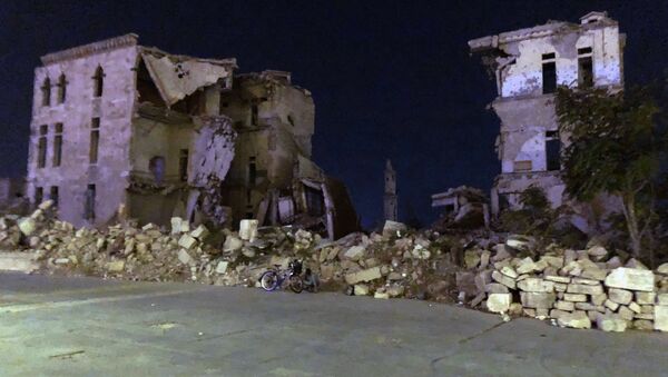 ركام مباني بالقرب من القلعة في مدينة حلب - سبوتنيك عربي
