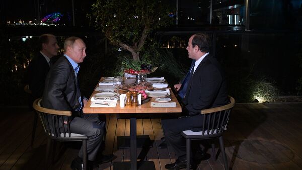 بوتين والسيسي أثناء العشاء في سوتشي - سبوتنيك عربي