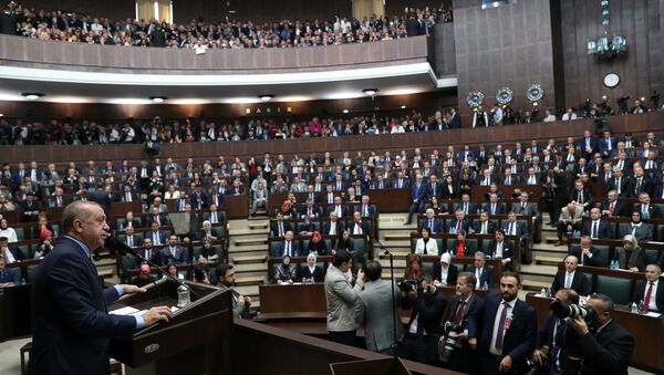 الرئيس رجب طيب أردوغان يلقي كلمة أمام البرلمان التركي حول قضية مقتل الصحفي السعودي جمال خاشقجي، أنقرة 23 أكتوبر/ تشرين الأول 2018 - سبوتنيك عربي