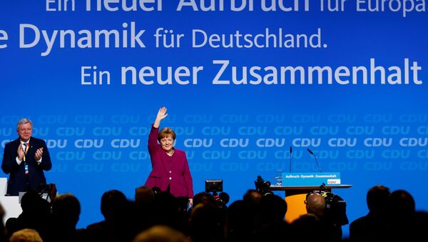 المستشارة الألمانية أنجيلا ميركل بعد إلقاء كلمتها أمام حزب الاتحاد المسيحي الديموقراطي في برلين، ألمانيا 29 أكتوبر/ تشرين الأول 2018 - سبوتنيك عربي