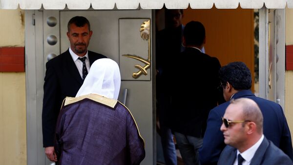 المدعي العام السعودي سعود المعجب يدخل القنصلية السعودية في اسطنبول، تركيا 30 أكتوبر/ تشرين الأول 2018 - سبوتنيك عربي