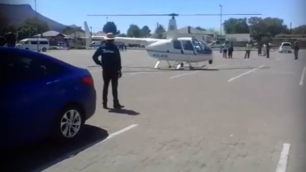 شرطي يهبط بمروحية من أجل وجبة كنتاكي - سبوتنيك عربي