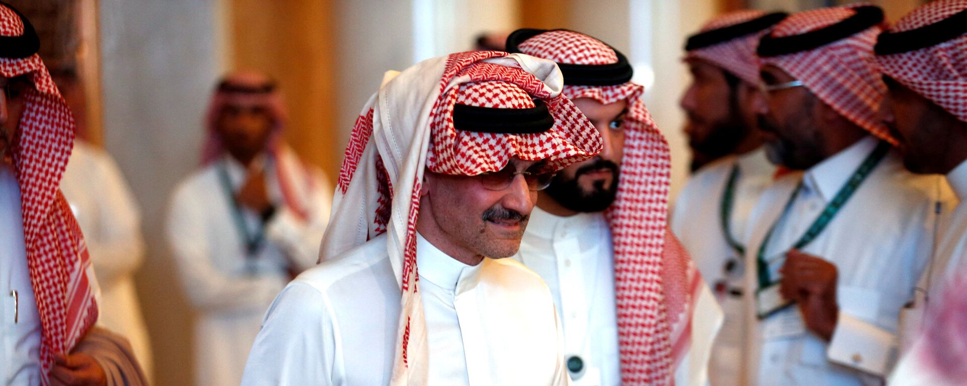 الملياردير السعودي الأمير الوليد بن طلال يحضر مؤتمر الاستثمار في الرياض - سبوتنيك عربي, 1920, 09.05.2020