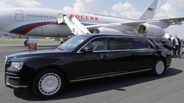 سيارة الرئيس الروسي فلاديمير بوتين في مطار هلسنكي - سبوتنيك عربي