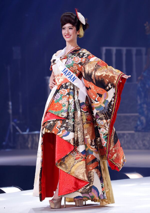 اليابانية هينانو سوجيموتو المشاركة في مسابقة ملكة جمال الأمم - 2018 في طوكيو، اليابان - سبوتنيك عربي