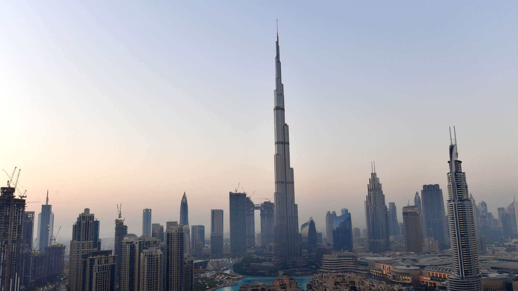 دبي ثالث الأسواق السكنية الفاخرة عالميا في 2024 بفضل برج خليفة