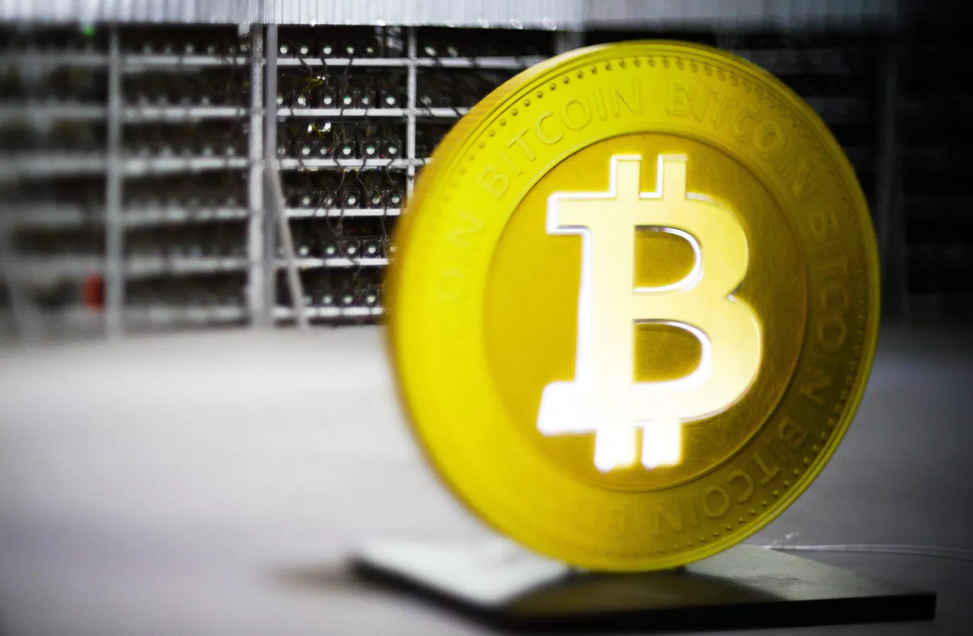 كريبتو يهبط 7% وبيتكوين تحت 20 ألف دولار للمرة الأولى منذ يناير