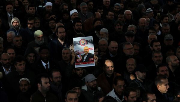 صلاة جنازة رمزية للصحافي السعودي جمال خاشقجي في فناء مسجد الفاتح في إسطنبول - سبوتنيك عربي