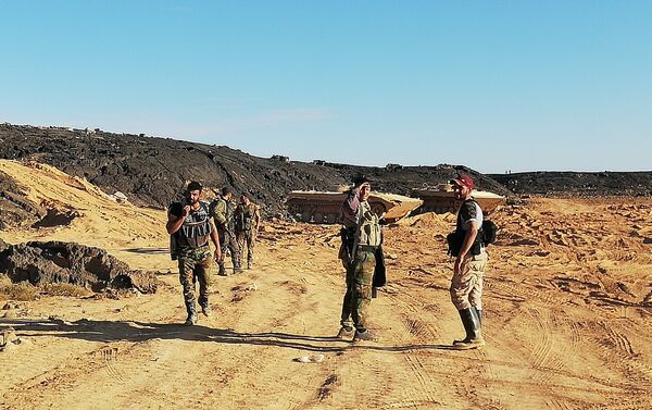 الجيش السوري - راجمات جولان السورية تزف النصر فوق جحور داعش في تلول الصفا - سبوتنيك عربي