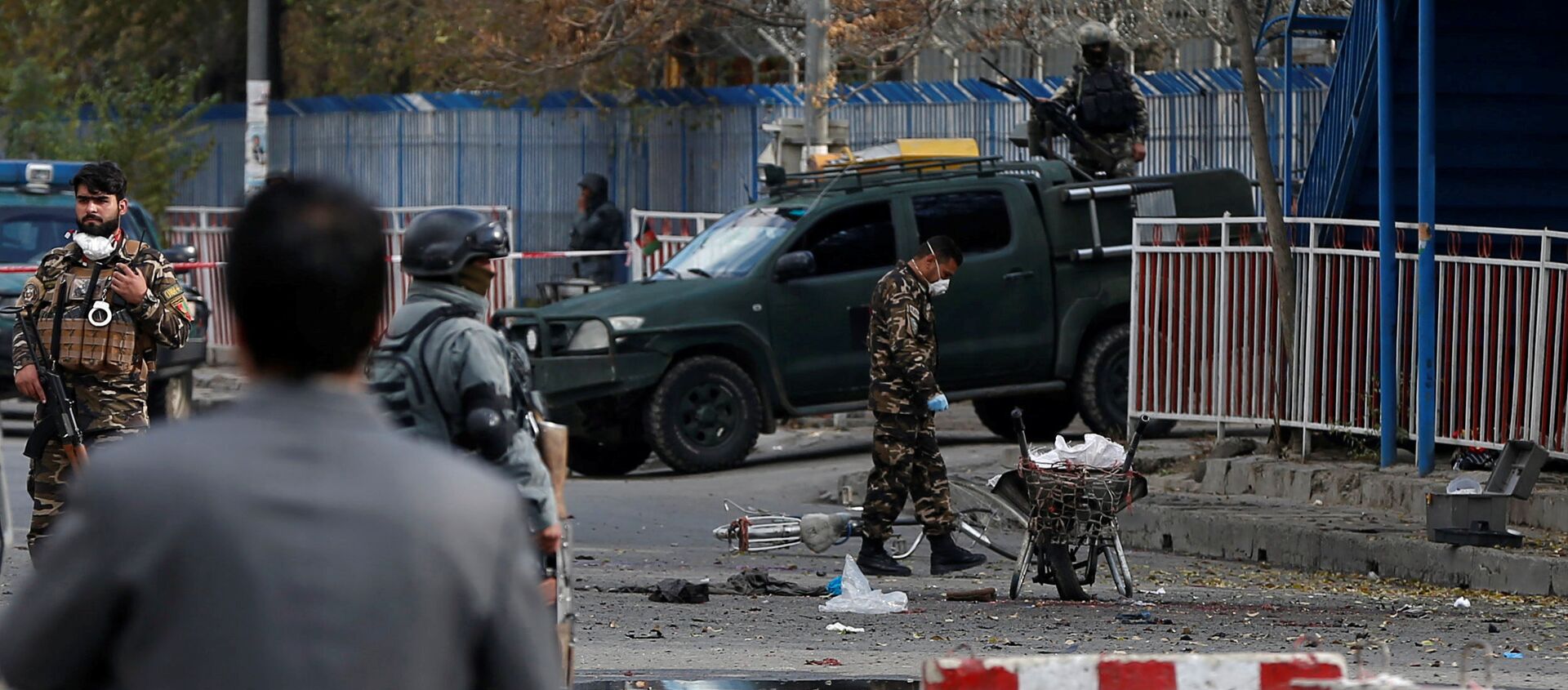 الشرطة الافغانية تتفقد موقع لانفجار في العاصمة كابول - سبوتنيك عربي, 1920, 08.05.2021