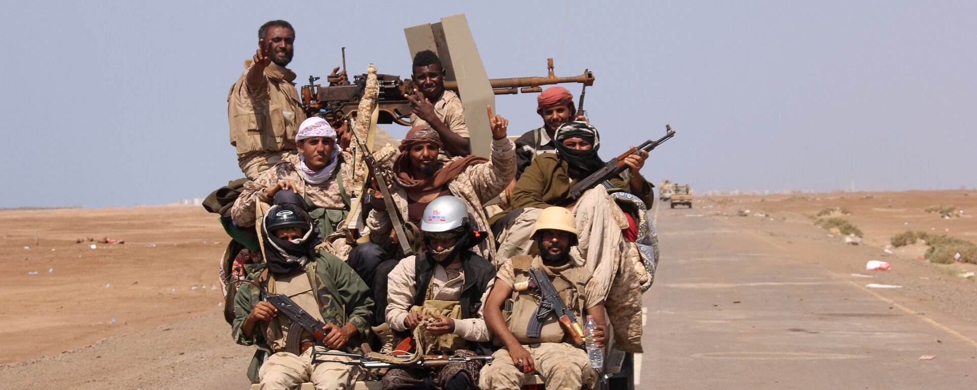 الجيش اليمني - القوات اليمنية بالقرب من ميدنة المخا، البحر الأحمر، اليمن 23 يناير/ كانون الثاني 2017 - سبوتنيك عربي, 1920, 08.11.2020