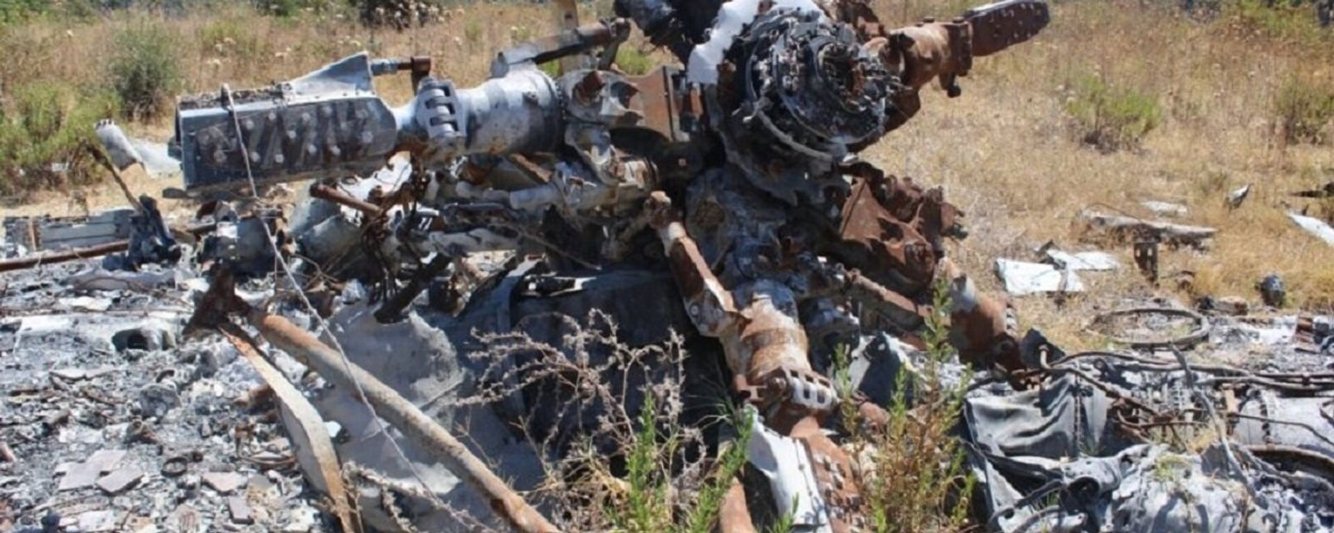 لجنة التحقيق تنشر صورا من موقع تحطم الطائرة سو-24إم في سوريا - سبوتنيك عربي, 1920, 23.11.2018