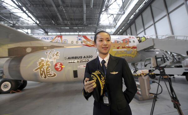 وانغ جيكيان، أول امرأة طيار في شركة سيتشوان آيرلاينز الصينية - سبوتنيك عربي