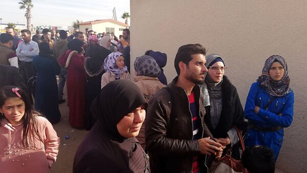معبر نصيب يشهد عودة مئات السوريين من المخيمات الأردنية إلى درعا - سبوتنيك عربي