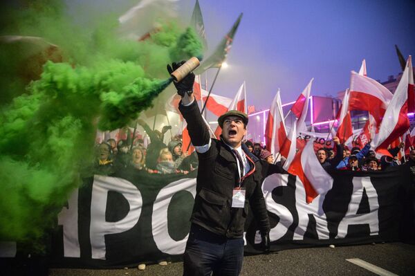 مسيرة في وارسو بمناسبة مرور الذكرى الـ 100 على استقلال بولندا - سبوتنيك عربي