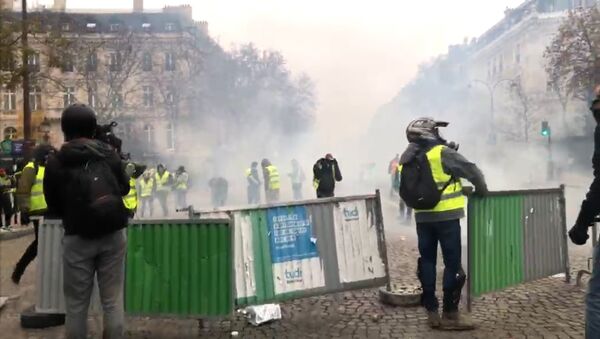احتجاجات السترات الصفراء في باريس - سبوتنيك عربي