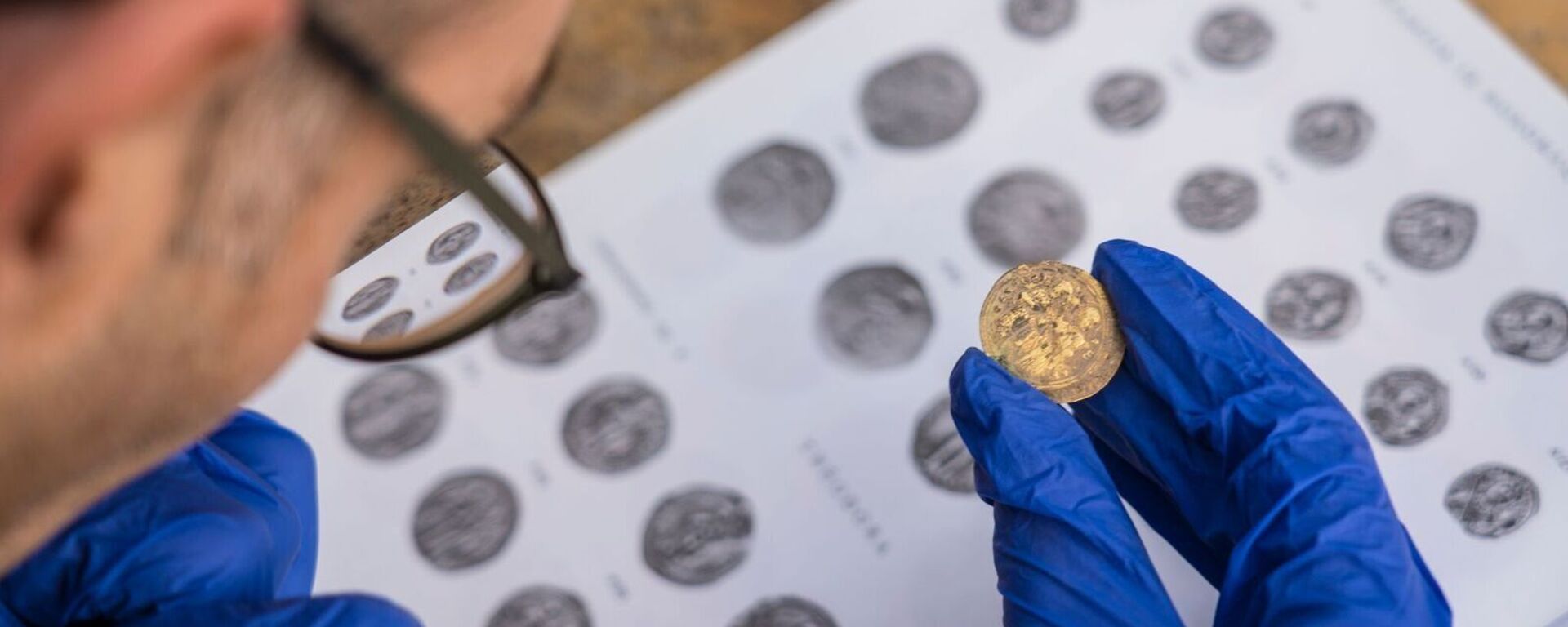 العثور على عملة ذهبية نادرة من فترة الحروب الصليبية في إسرائيل - سبوتنيك عربي, 1920, 22.09.2022