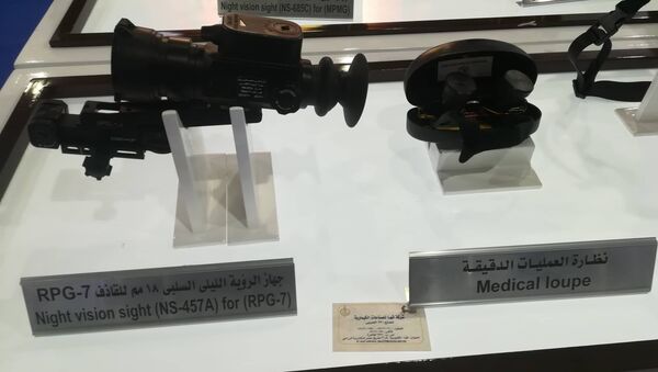 أجهزة مراقبة تنتجها الشركة العربية للبصريات في معرض إيديكس 2018 في مصر - سبوتنيك عربي