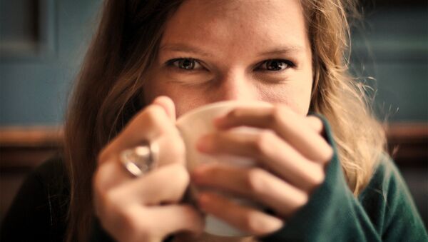 العلماء يحذرون من شرب القهوة والشاي على متن الطائرة - سبوتنيك عربي