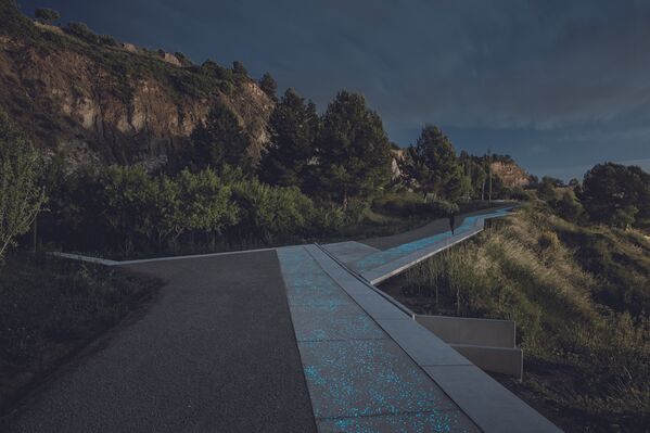 مشروع معماري لـ ممرات المشاة بالقرب من ينابيع المياه في إسبانيا، الذي فاز في فئة المناظر الطبيعية لعام 2018 - سبوتنيك عربي
