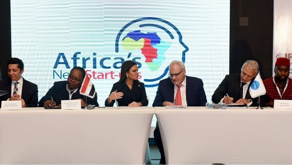 وزيرة الاستثمار المصرية، سحر نصر خلال منتدى أفريقيا 2018 - سبوتنيك عربي