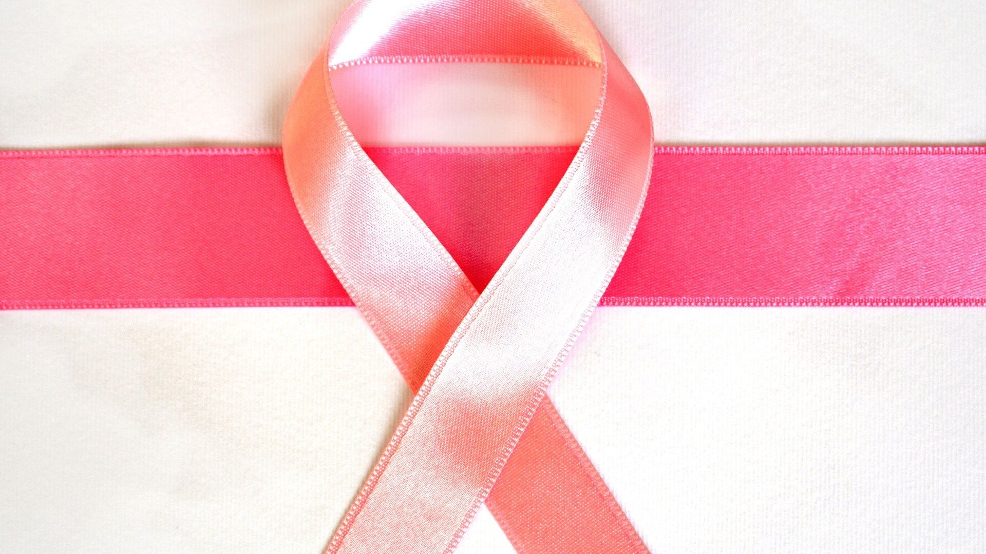 شعار محاربة سرطان الثدي - سبوتنيك عربي, 1920, 08.12.2021