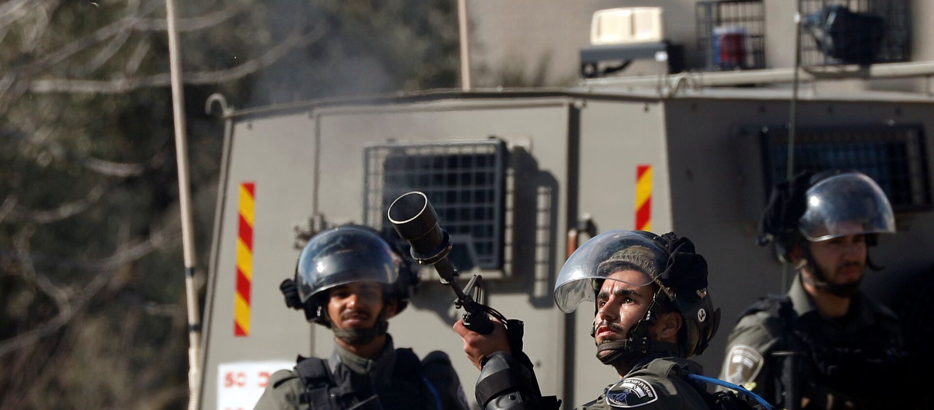الشرطة الإسرائيلية - شرطة الحدود الإسرائيلية - اشتباكات مع الفلسطينيين في رام الله، الضفة الغربية 10 ديسمبر/ كانون الأول 2018 - سبوتنيك عربي, 1920, 30.12.2019