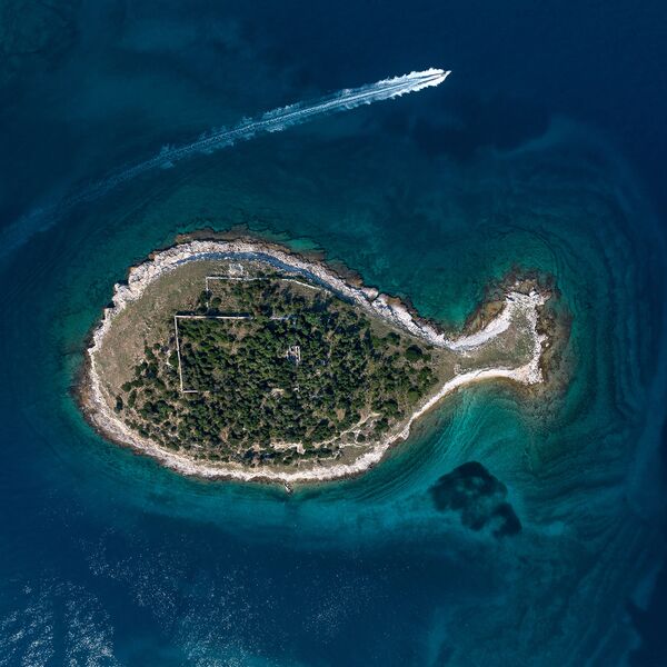 جزيرة على شكل سمكة، في أرخبيل بريجوني، كرواتيا - سبوتنيك عربي