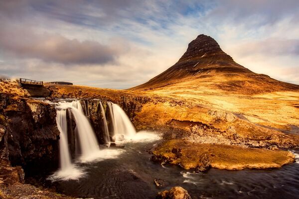 مشهد يطل على جبل كيركيوفيل  في آيسلندا - سبوتنيك عربي
