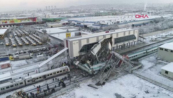 حادثة اصطدام قطار سريع بآخر في أنقرة، تركيا 13 ديسمبر/ كانون الأول 2018 - سبوتنيك عربي